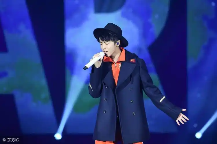 中国内地男歌手,演员,tfboys队长:王俊凯