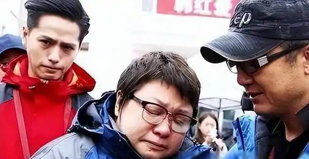 被举报"假慈善"的韩红,终于不忍了!