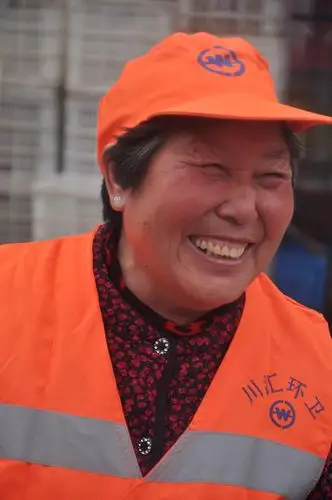 周口百名环卫工人最美笑容摄影展