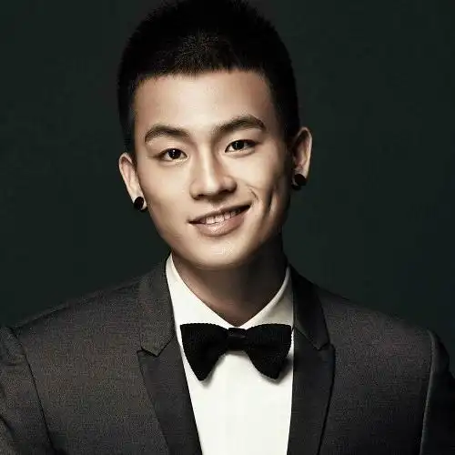 欧豪寸头头像,欧豪寸头