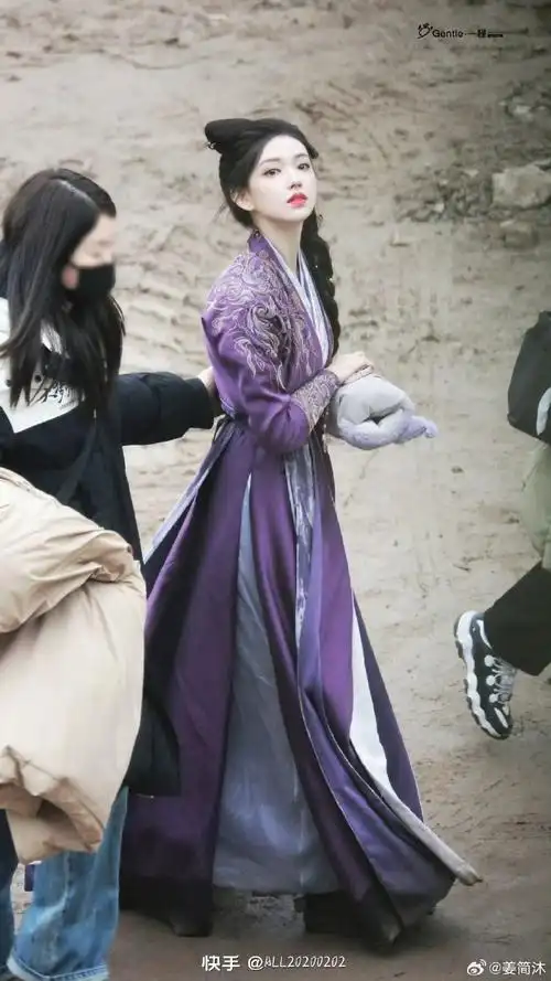 《大梦归离》终于杀青了谁懂我到底多期待程潇这次的古装造型啊?