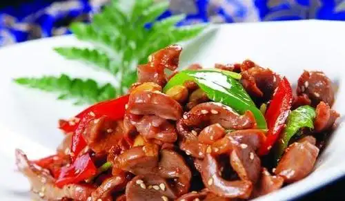 酒桌必备干锅鸡胗,脆嫩爽口,香辣味浓,馋哭隔壁小孩