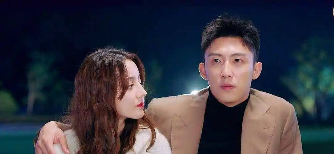 迪丽热巴被传怀孕8个月,传闻对象都是一流的,狗仔说实话_黄景瑜_网友