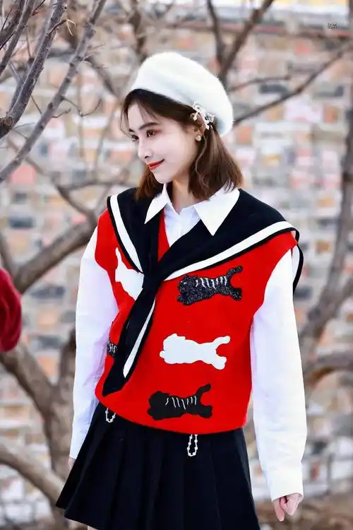 许佳琪为了美真拼,光腿在雪地中拍写真,真的是"美丽冻人"_色彩_风格