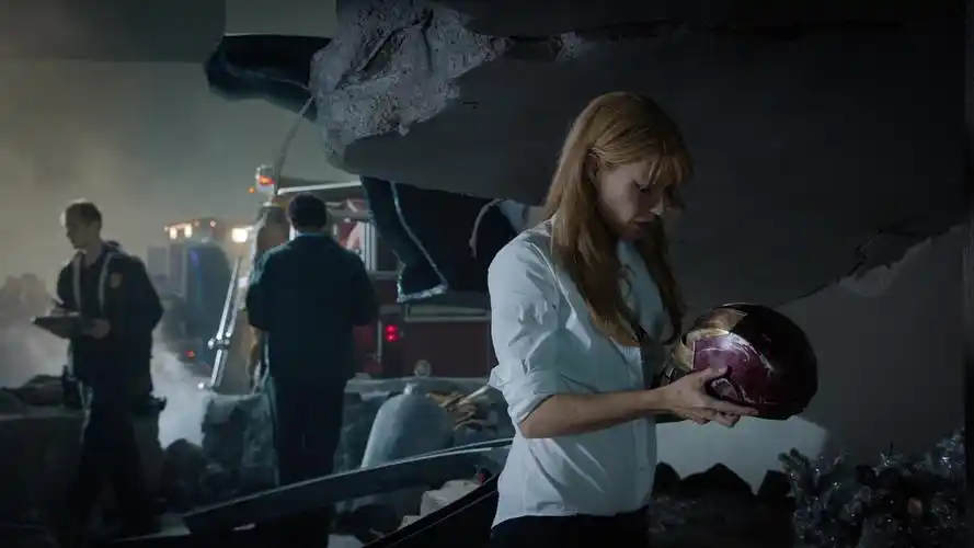 paltrows pepper potts gets physical in iron man 3 – 4 photos