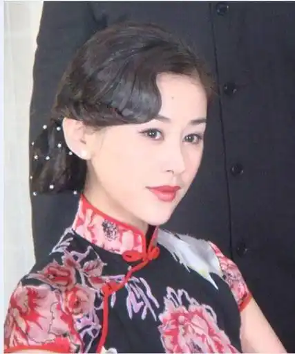 周扬旗袍装气质高雅周扬《特殊争夺》再当间谍