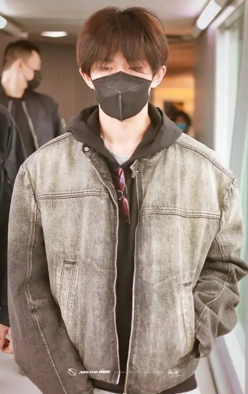 易烊千玺机场图##易烊千玺电影小小的我##易烊千玺 丹麦