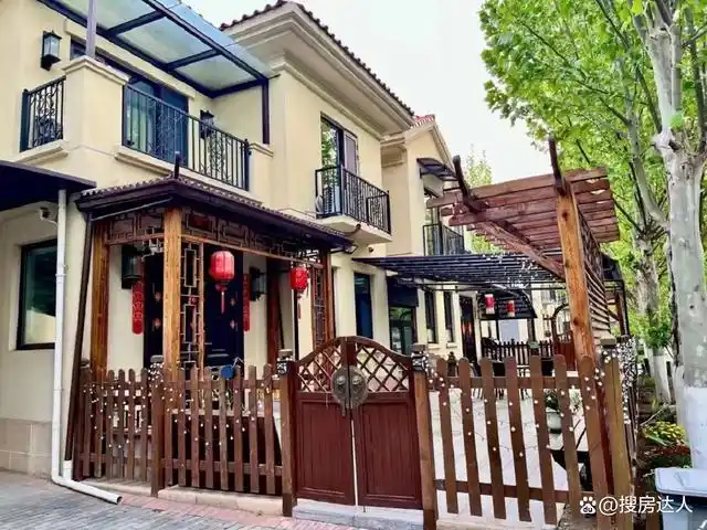 汇航桃园别墅位于北京市昌平区兴寿镇怀昌路(小汤山北),在天安门的正