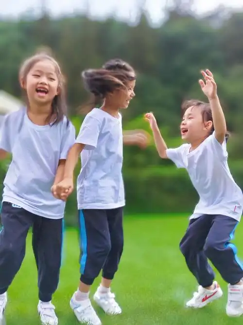 地球村星体花园幼儿园大二班秋游之《从校服到婚纱的浪漫之约》