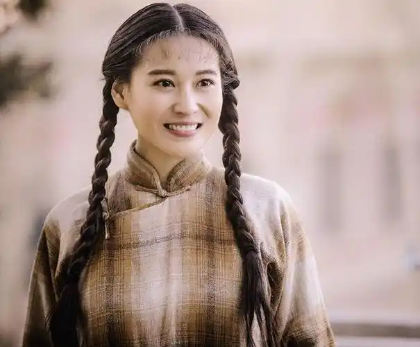 宁丹琳曾多次出演过《共和国血脉》等央视播出的电视剧,如今也没有