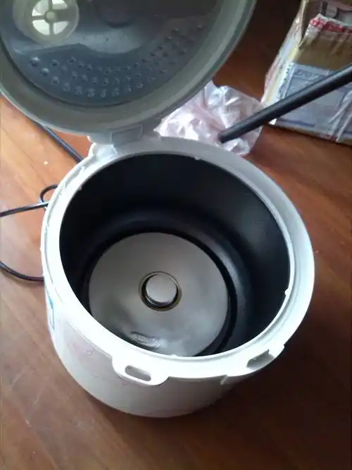 用了这么多年的电饭煲才知道这个位置要经常擦拭亏了好几千块