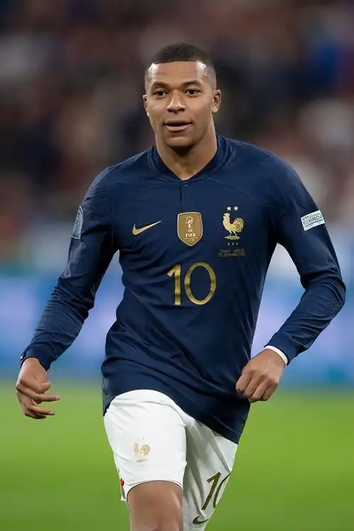 2022年卡塔尔世界杯排名:最佳50名足球巨星,姆巴佩居首梅西第4