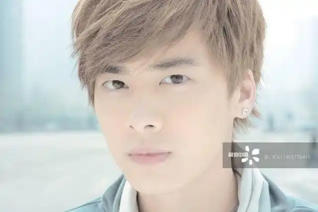 早期视觉中国下的李易峰 清新有活力