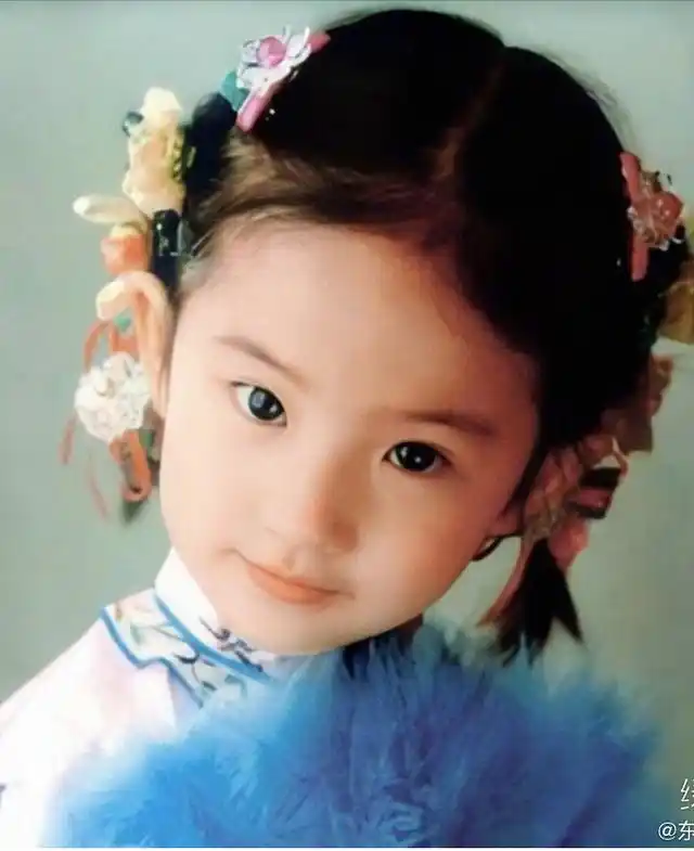 刘亦菲童年照合集,从小美到大是种怎样的体验,神仙姐姐来告诉你
