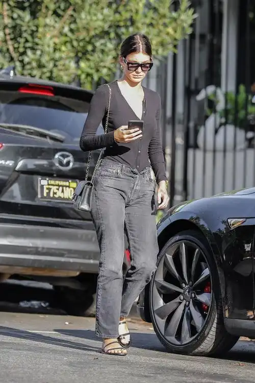 卡米拉·莫罗(camilamorrone)本来只是一个普通的阿根廷女模.