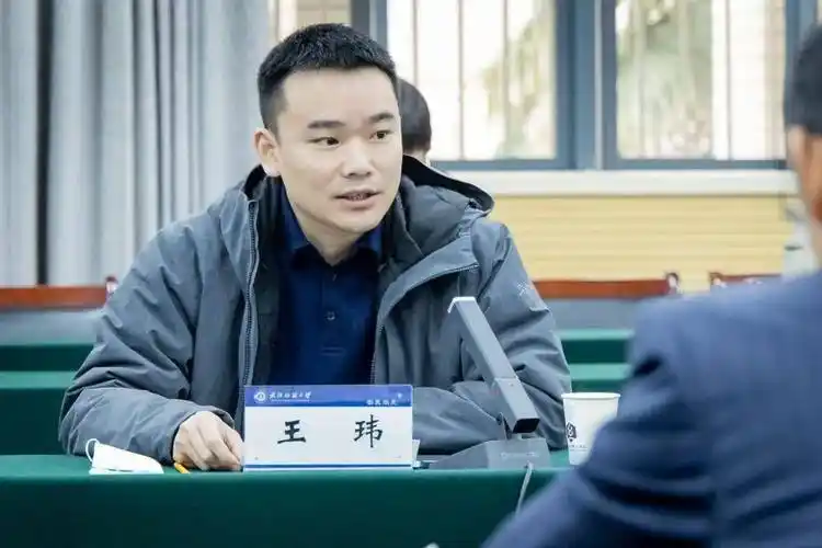 书记,校长王玮姜明华老师表示学校一直以来不断推进深化教育教学改革