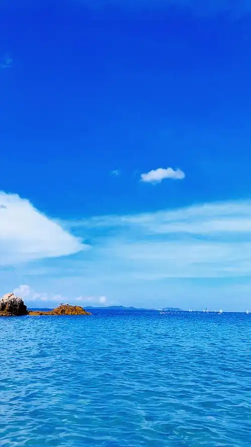 碧海蓝天是心目中的夏天吗