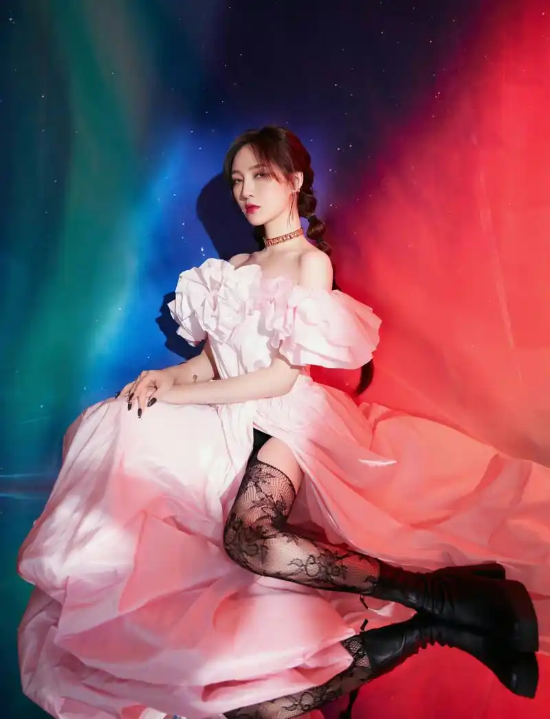 孟佳  黑丝网袜鲨我