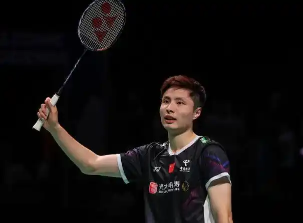 连胜3大高手登顶!24岁国羽新林丹太霸气,暴力扣杀剑指巴黎