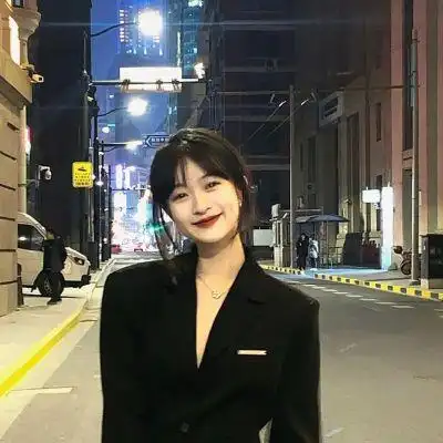 笑得很开心的女生头像图片别惹爱笑的女生哭