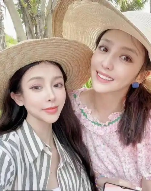 佟丽娅与闺蜜迪拜过年,住上万元一晚豪华酒店,39岁被赞像大学生