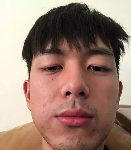 喜欢发丑照的男明星:林更新白举纲难区分,胡歌"丑"出新境界