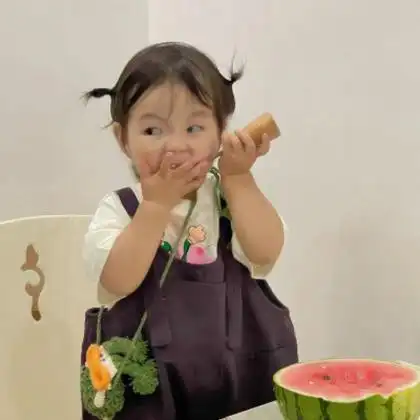 可爱萌萌哒吃货小女孩头像图片