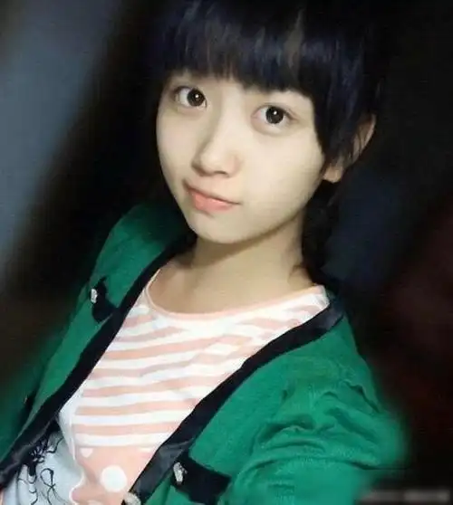 孔雪儿小时候美照来了青葱模样很可人昕雪cp有点撩人