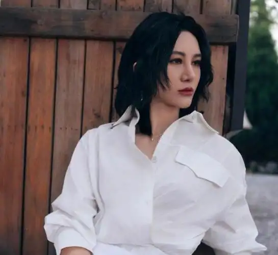 歌手尚雯婕又添新身份:获聘为复旦大学校友总会外文学院分会副会长