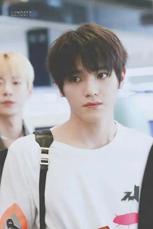 在车银优李泰容金路云这三个韩国新一代神颜中你认为的颜值排序以及