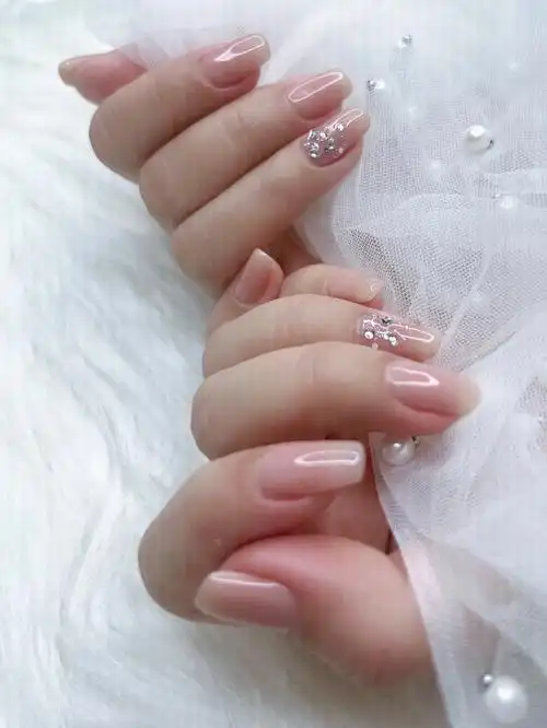 温柔显白气质美甲春夏季浪漫惹人爱