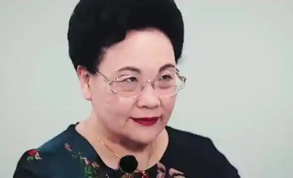 说起秦昊的妈妈,那可真的是一个可爱的吃货一时间,秦昊不仅赢得了老婆