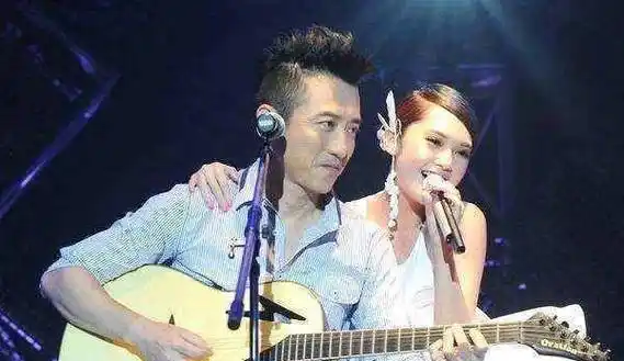 原创46岁再婚47岁高龄产女伊能静凌晨为自己庆生幸福感爆棚