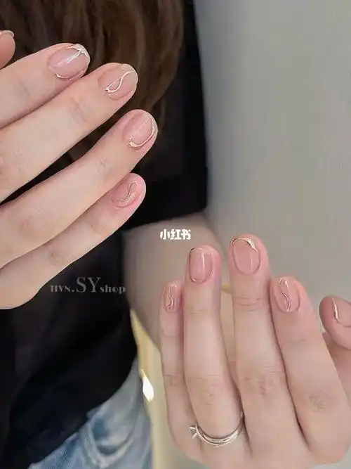 万紫千红独爱透透色美甲