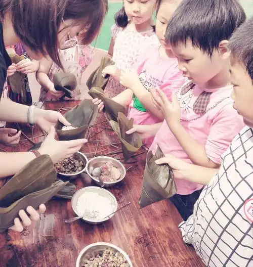 博艺幼儿园—迎端午,包粽子