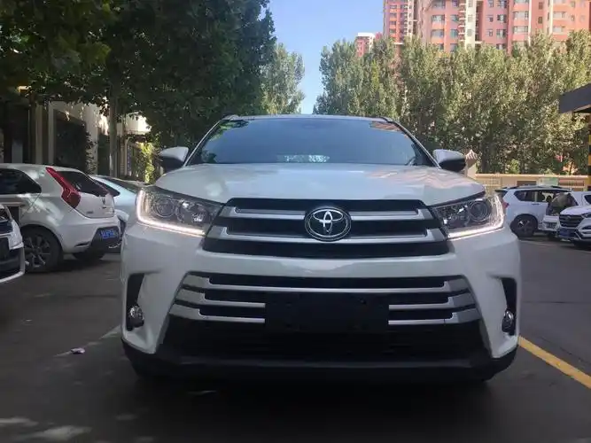 济南2018年8月丰田汉兰达2018款20t四驱豪华版7座白色自动档