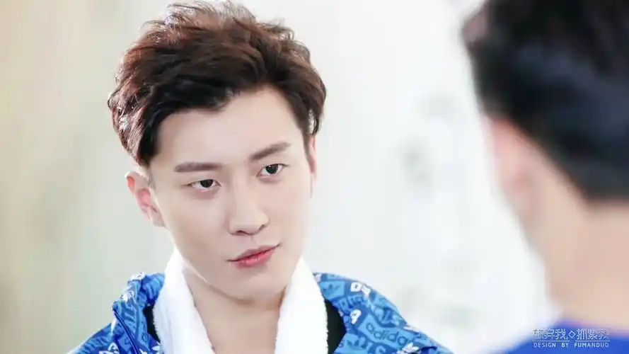 乔任梁《放弃我抓紧我》剧照图片桌面壁纸