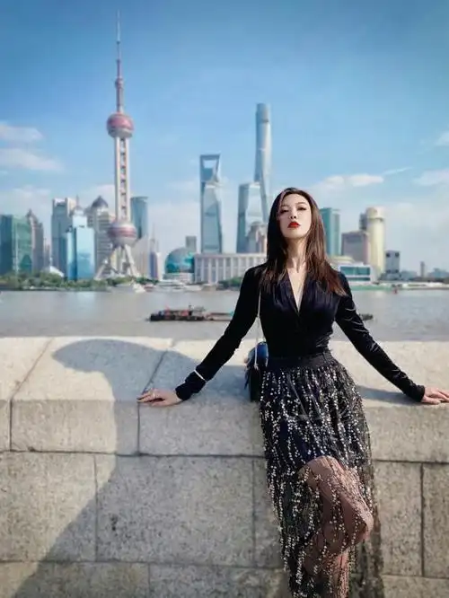 "时尚达人布布布莱尔"倾心演绎早春流行元素