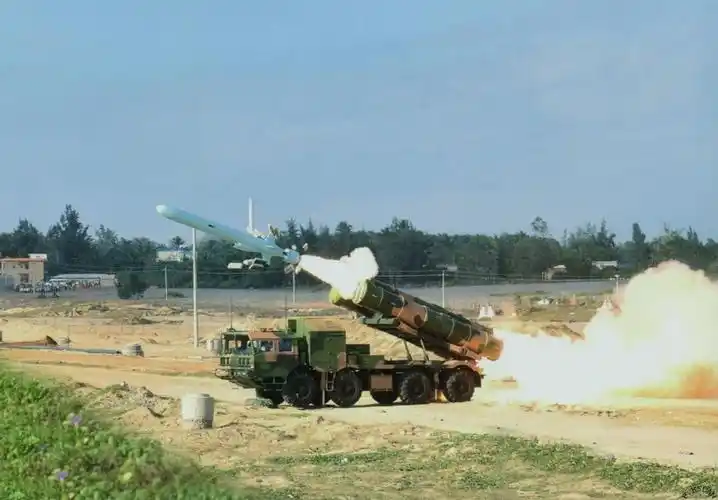 美媒中国东风100导弹可反航母性能强速度快美军无法拦截