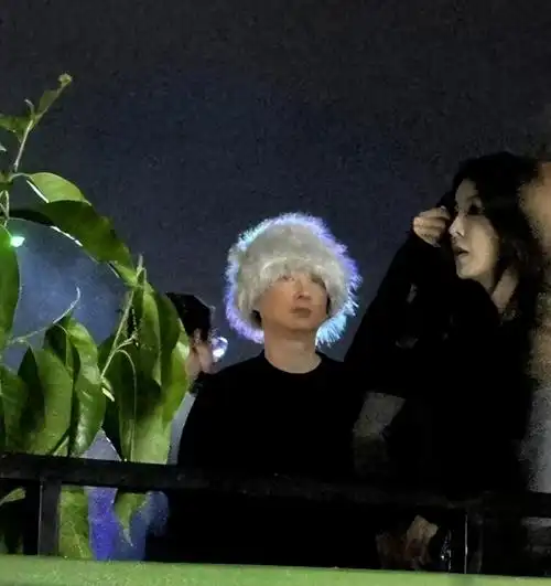 画面曝光黄子韬现身edc电音节喝酒抽烟不顾形象引热议3