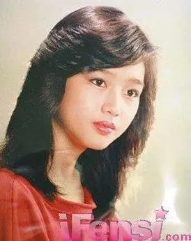 朱丽倩年轻时惊为天人照片