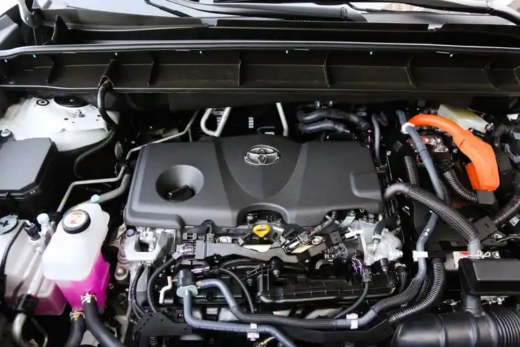 变速器采用了e-cvt电子无极变速箱,也算是丰田的独门技术.