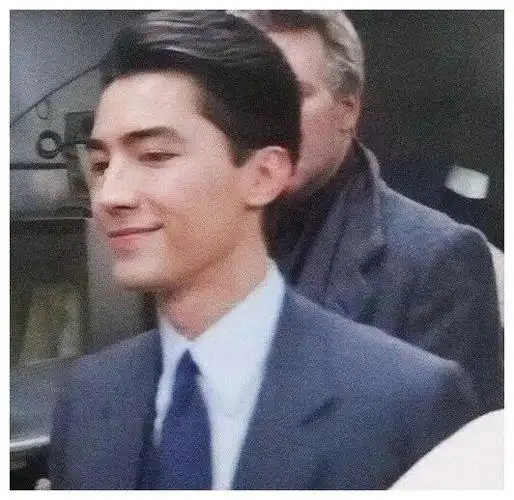 "尊龙"不仅让林青霞迷恋,还受劳力士青睐,成为第一位亚裔代言人