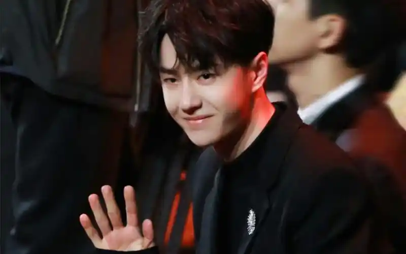 走路粉的福利来咯!微博之夜王一博饭拍!(持续更新)