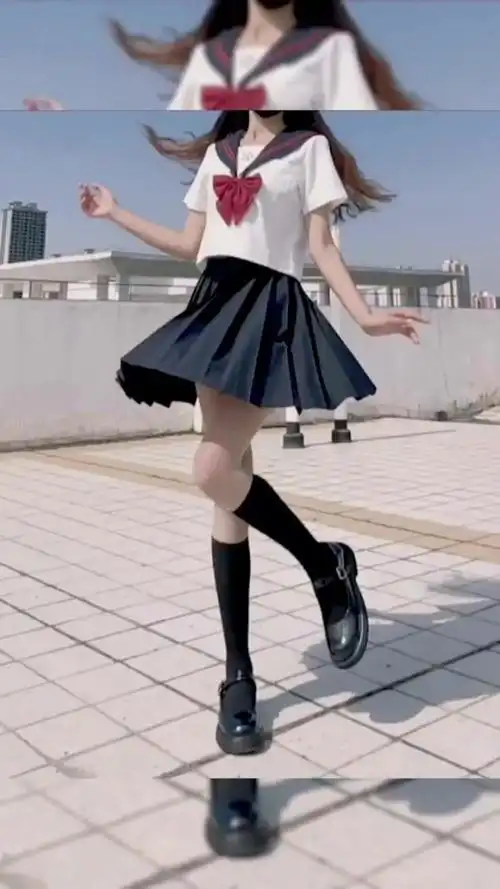 优雅永不过时的水手服穿搭,黑色小腿袜一定不能少