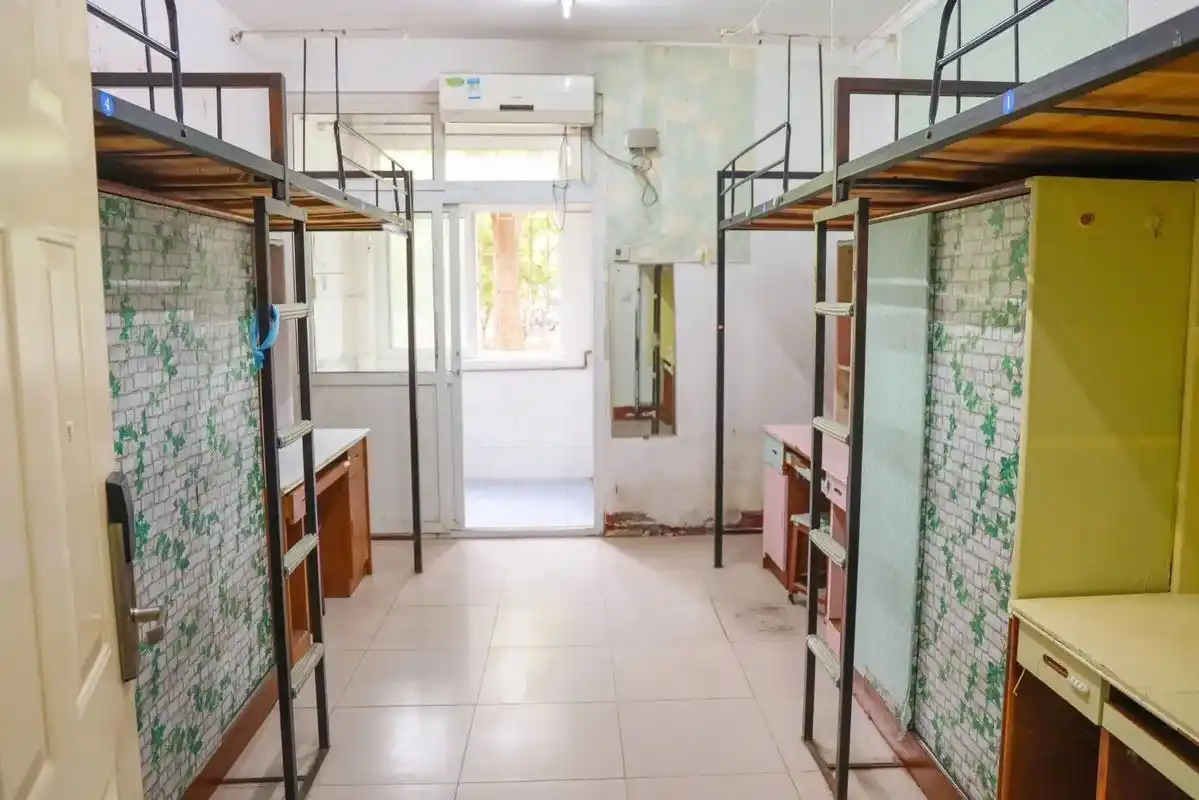 中南民族大学宿舍情况来啦!民大总共有八人间,六人间,五人间, - 抖音