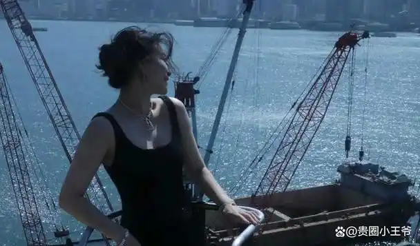 郭晶晶说我一打扮霍启刚就怕我跑了看到她拍的写真确实不假