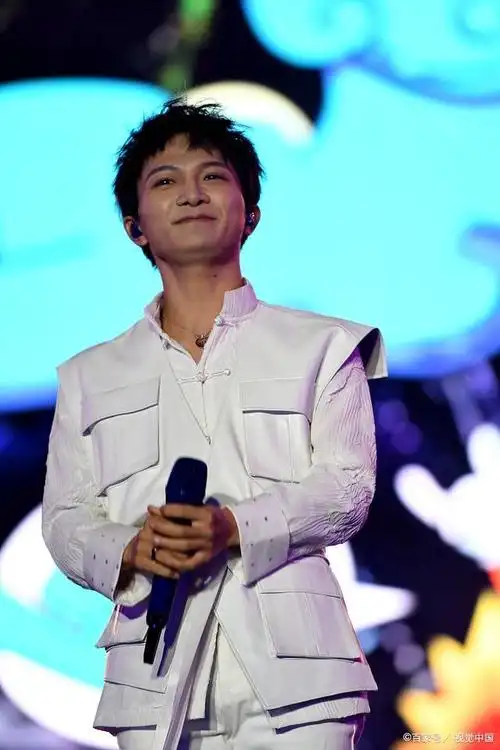 周深和吴青峰的音乐之争,你站哪一边?