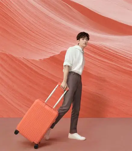 rimowa日默瓦宣布易烊千玺担任中国区品牌代言人