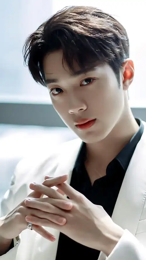 赖冠霖真的好帅